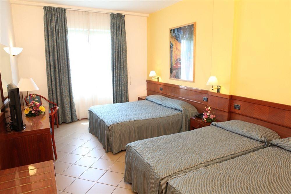 Euro Hotel Cascina Exteriér fotografie