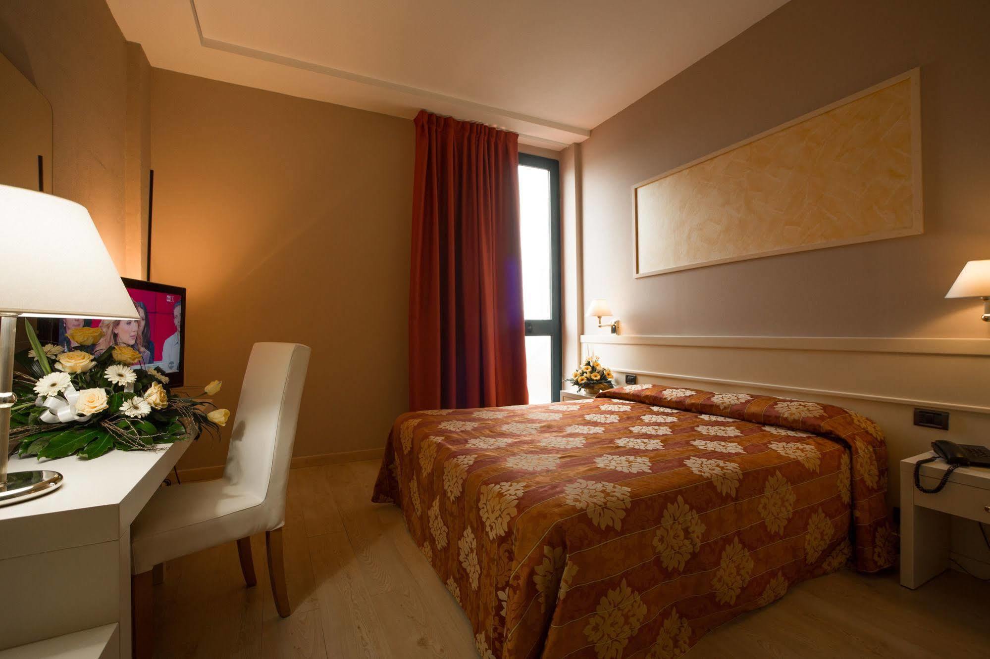 Euro Hotel Cascina Exteriér fotografie